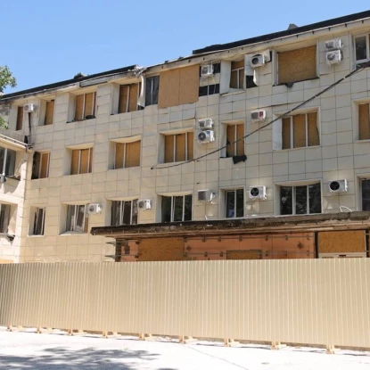 В Одесі відновлюють пологовий будинок після атак РФ. Фото: Одеська МВА