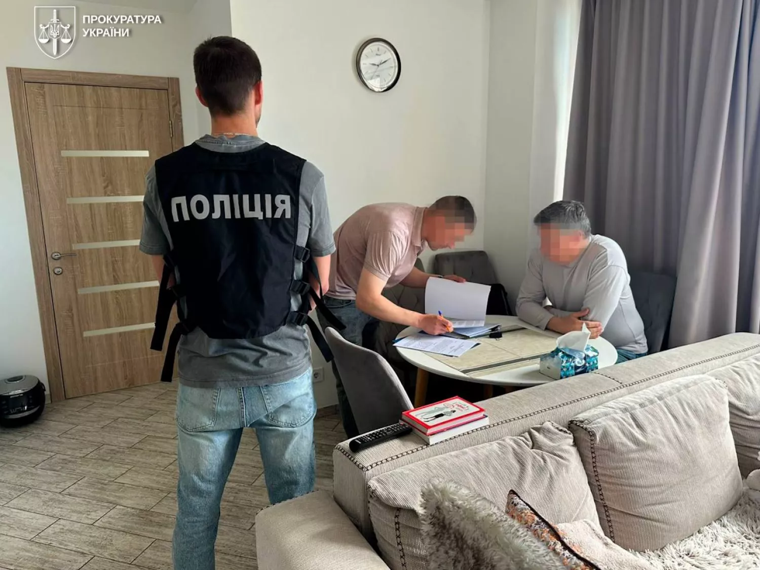Підозра ексміністру культури, фото з телеграм каналу Руслан Кравченко