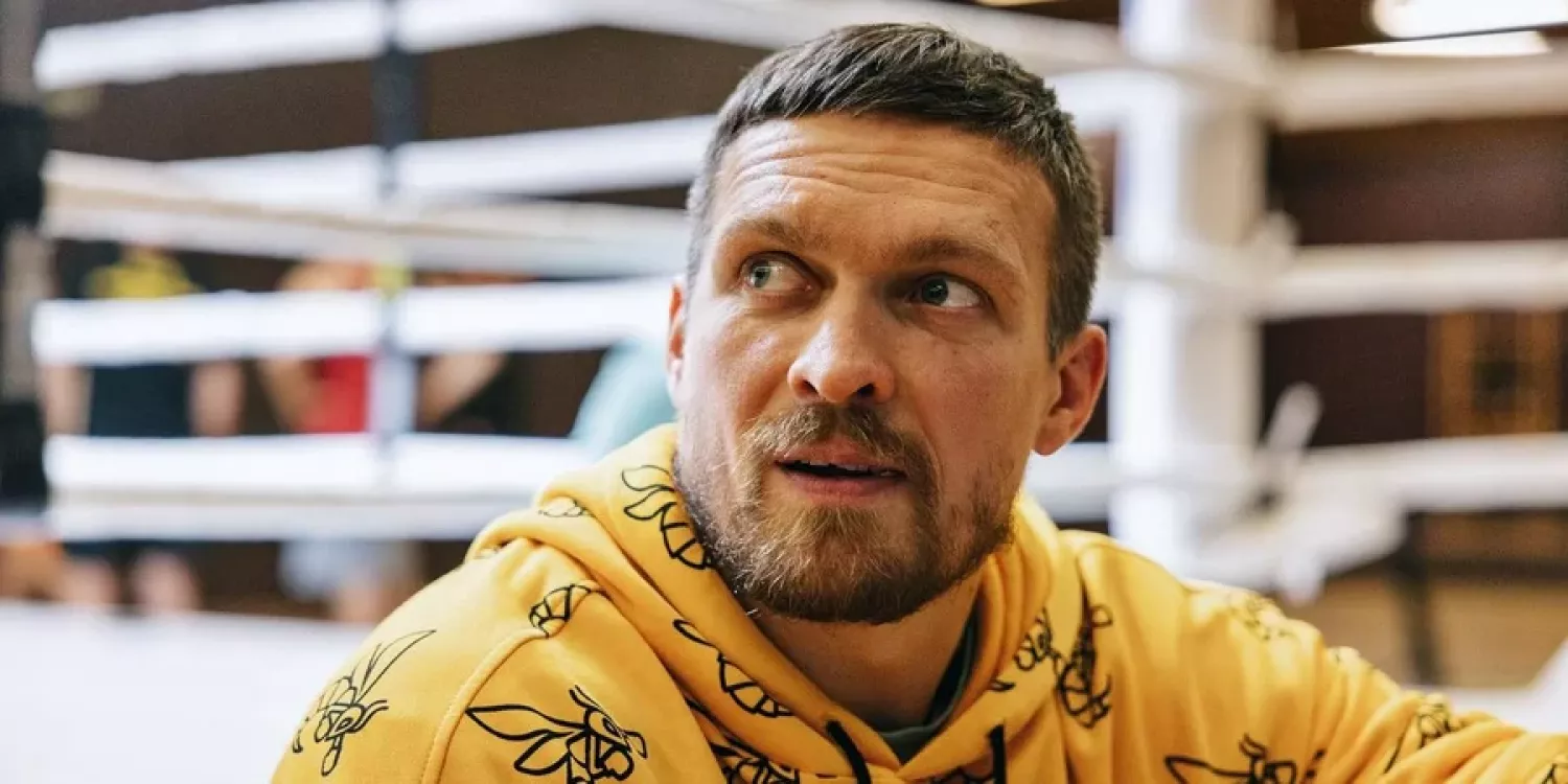 Олександр Усик відмовився від усіх чемпіонських поясів. Фото: sport.nv.ua