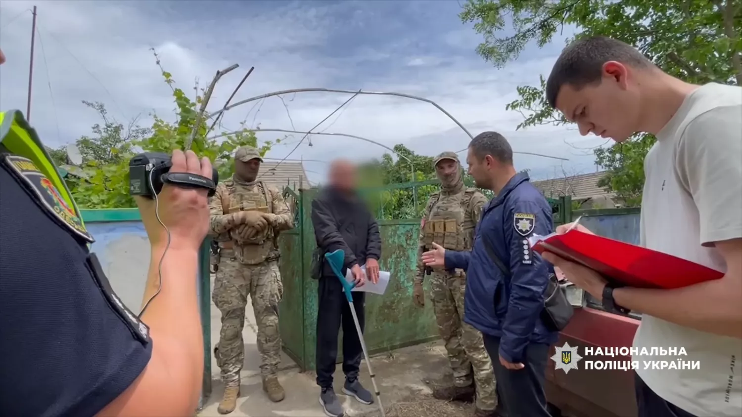 Житель Успенівської громади затриманий за незаконний збут зброї. Фото Національної поліції