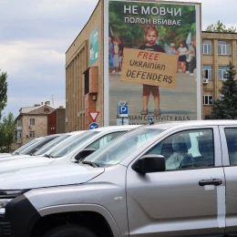 Німеччина передала Миколаєву п’ять нових автомобілів. Фото: Миколаївська міська рада