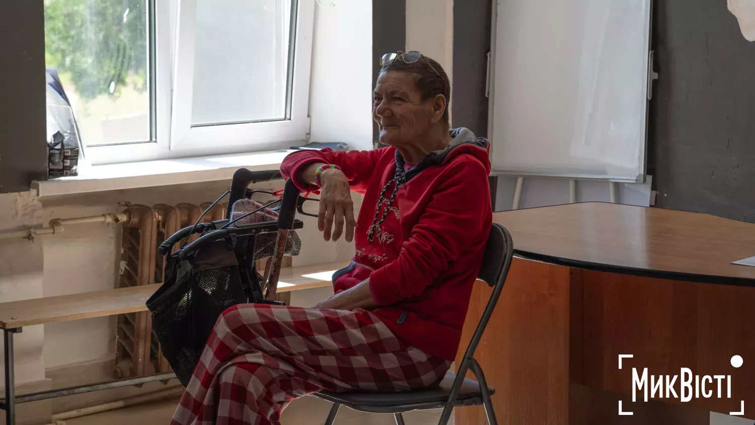 Жителі центру під час перегляду фільму &laquo;За двома зайцями&raquo;. Фото: МикВісті