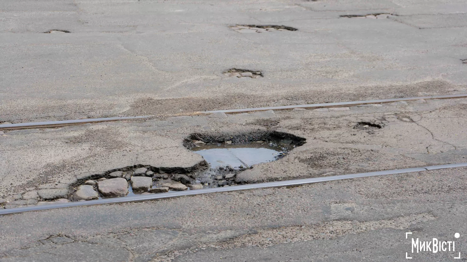 Дорога вздовж вулиці 6 Слобідська у Миколаєві, 4 червня 2026 рік. Фото: «МикВісті»