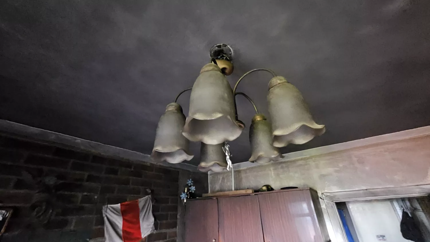 У Херсоні дрон влучив у багатоповерхівку. Фото: Херсонській ОВА