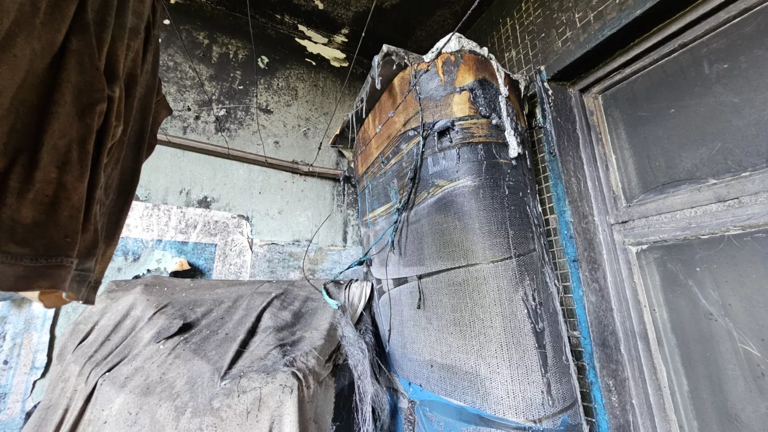 У Херсоні дрон влучив у багатоповерхівку. Фото: Херсонській ОВА