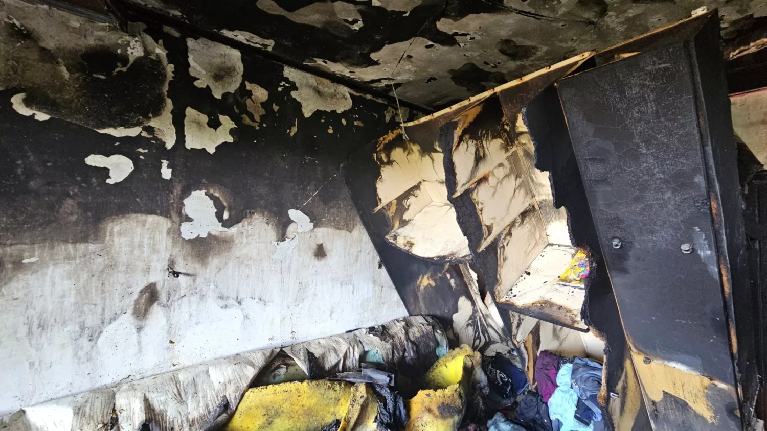У Херсоні дрон влучив у багатоповерхівку. Фото: Херсонській ОВА