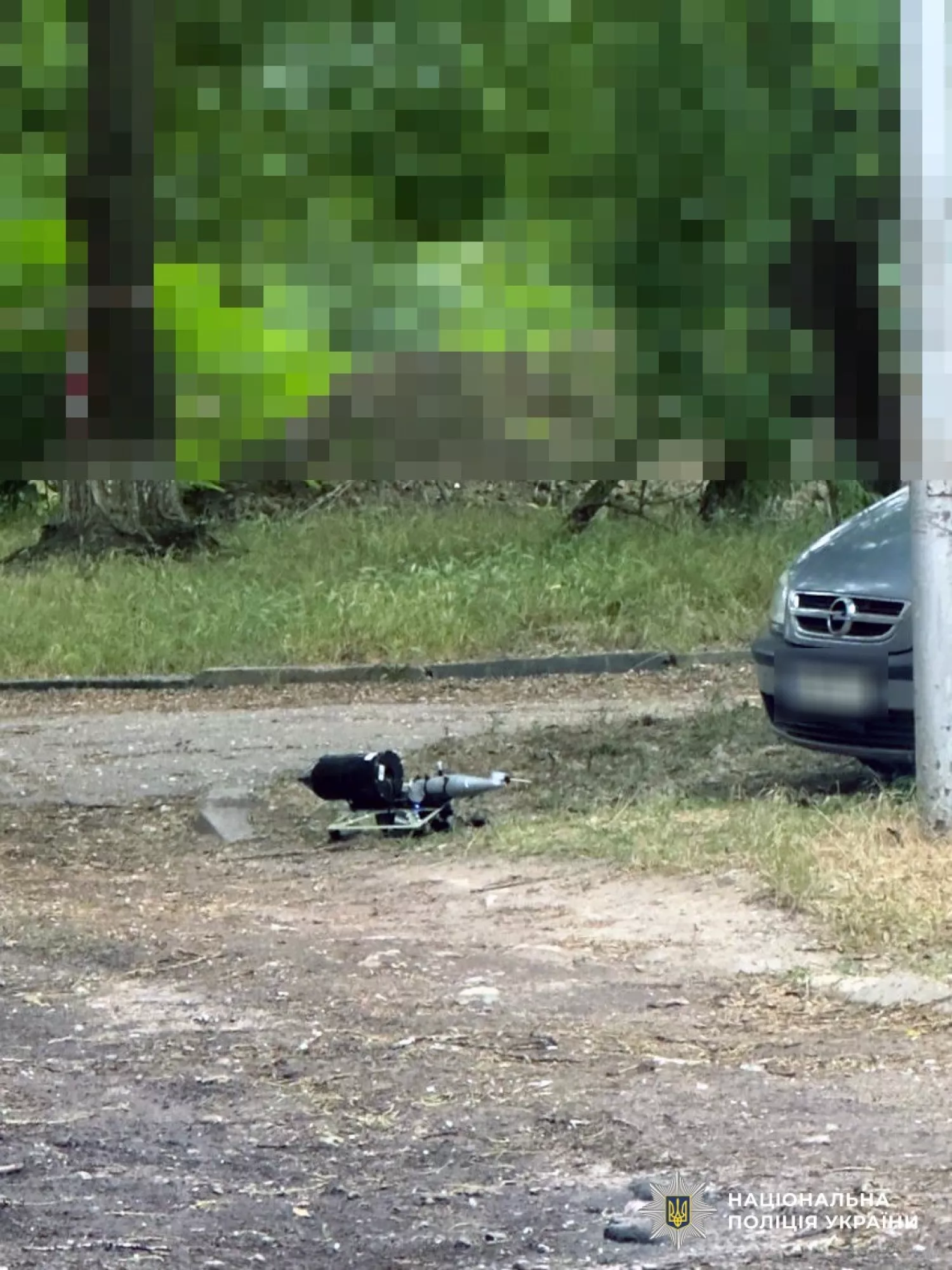 У Херсоні дрон влучив у багатоповерхівку. Фото: Нацполіція