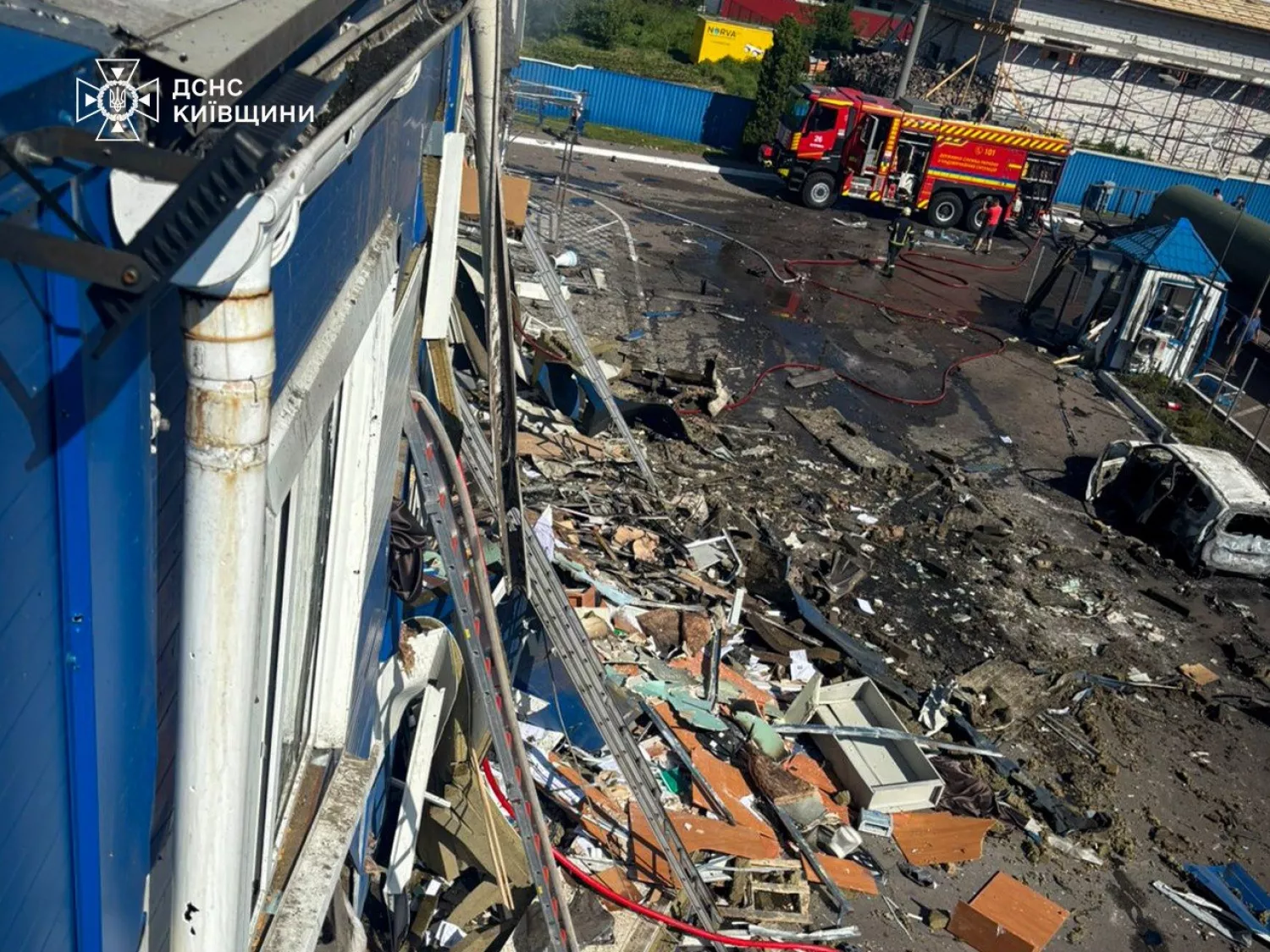Обстріл заводу Яготинське для дітей 5 червня, фото ДСНС