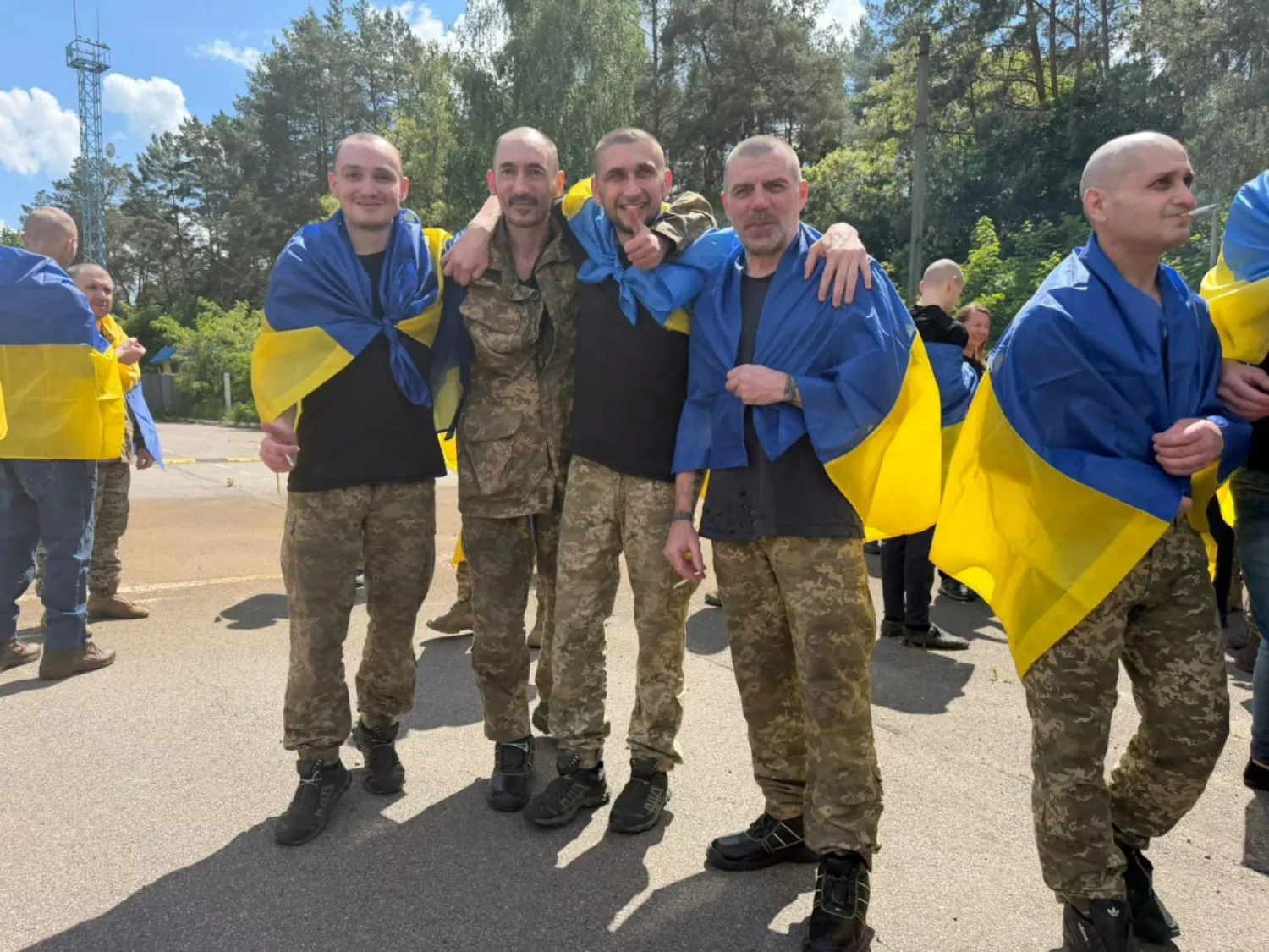 Україна повернула з російського полону 186 людей, фото з телеграм каналу Володимира Зеленського