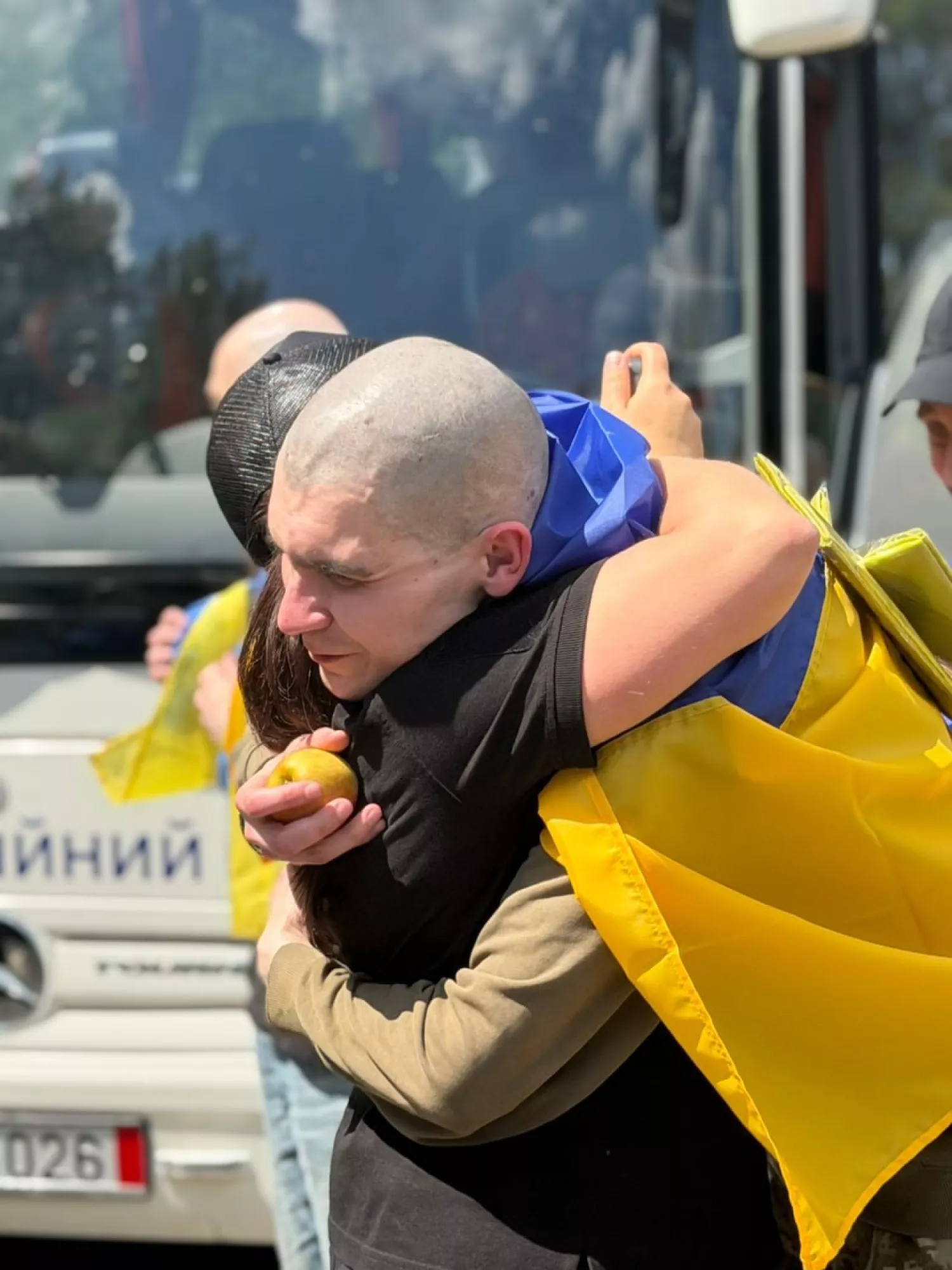 Україна повернула з російського полону 186 людей, фото з телеграм каналу Володимира Зеленського