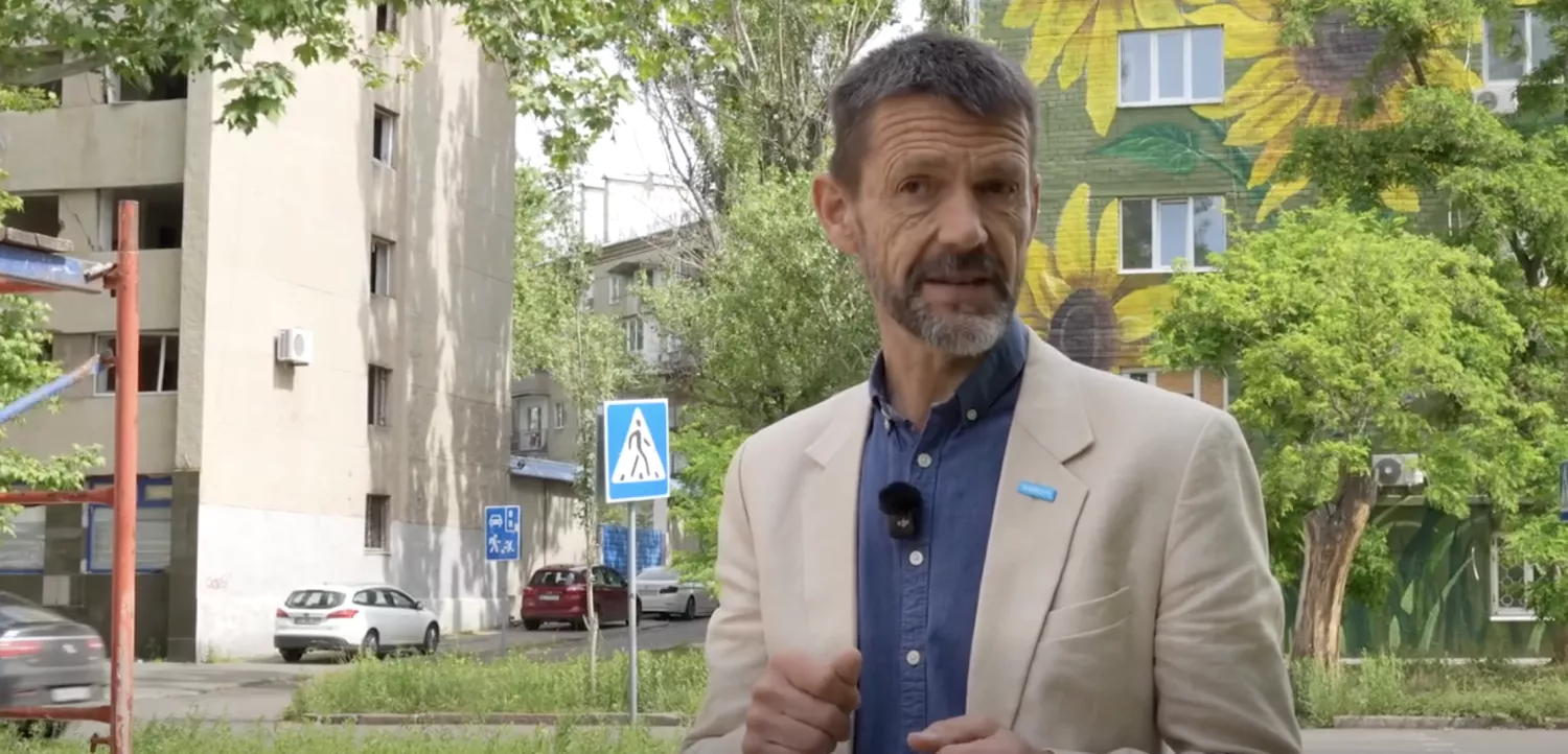Регіональний директор ЮНОПС у Європі та Східній Азії Тім Ларднер. Скриншот з відео ЮНОПС у Facebook