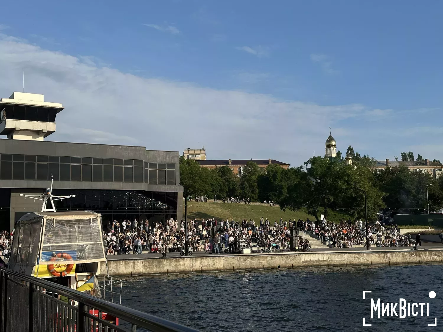 У Миколаєві стартував сезон літніх концертів на 8 Причалі, фото Марина Журба, МикВісті