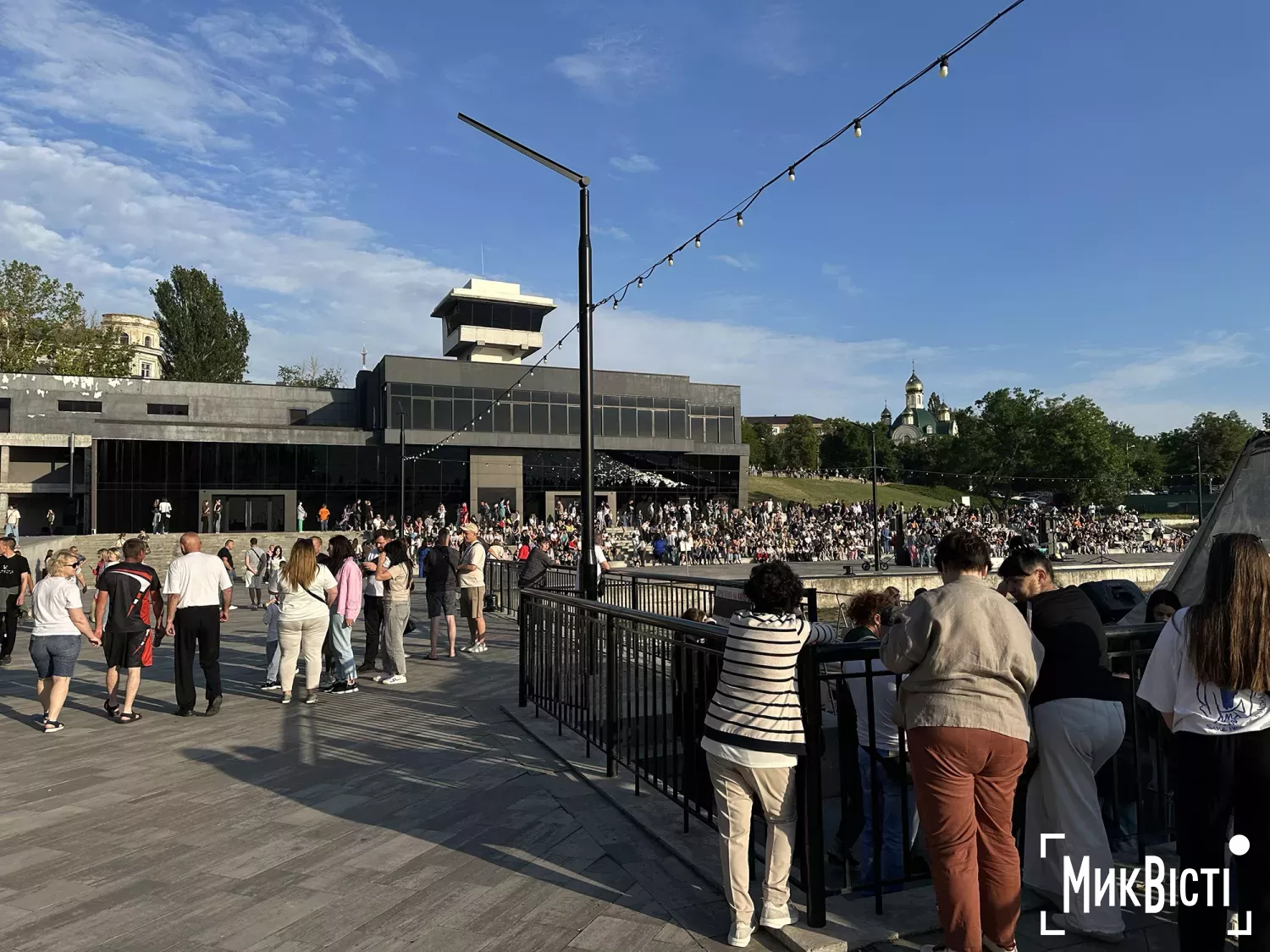 У Миколаєві стартував сезон літніх концертів на 8 Причалі, фото Марина Журба, МикВісті