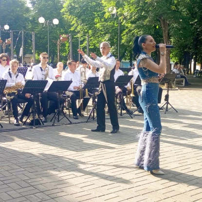 «Мистецький квартал на Соборній» відкрив літній сезон у Миколаєві. Фото: НикВести