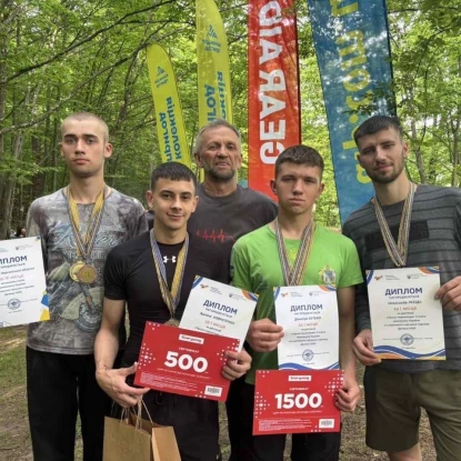 Херсонські спортсмени на Чемпіонаті України зі спортивного гірського туризму. Фото: Херсонська ОВА