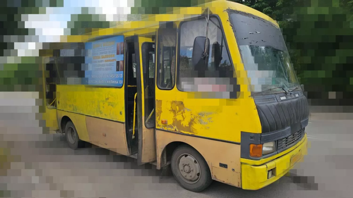 Росіяни атакували маршрутку у Херсоні. Архівне фото: Олександр Прокудін