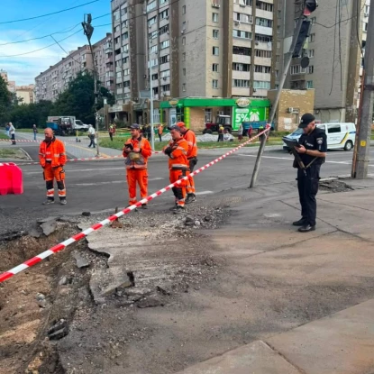 Росіяни атакували Київ балістикою. Фото: Нацполіція