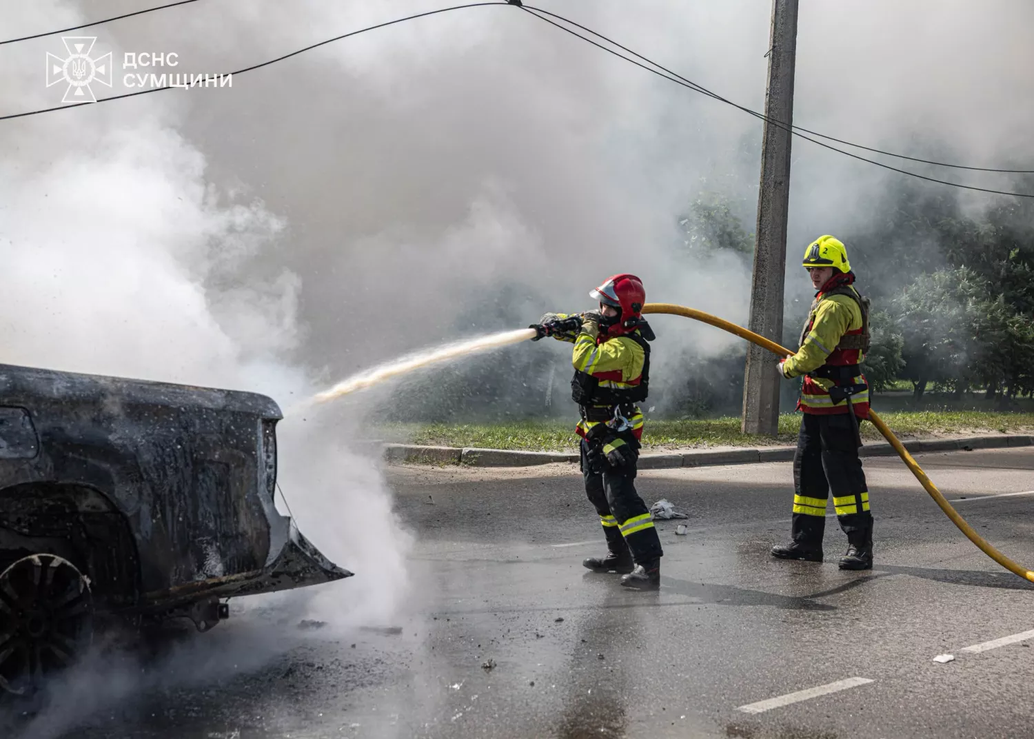 Наслідки російських обстрілів на Сумщині, 11 липня 2026 року. Фото: ДСНС