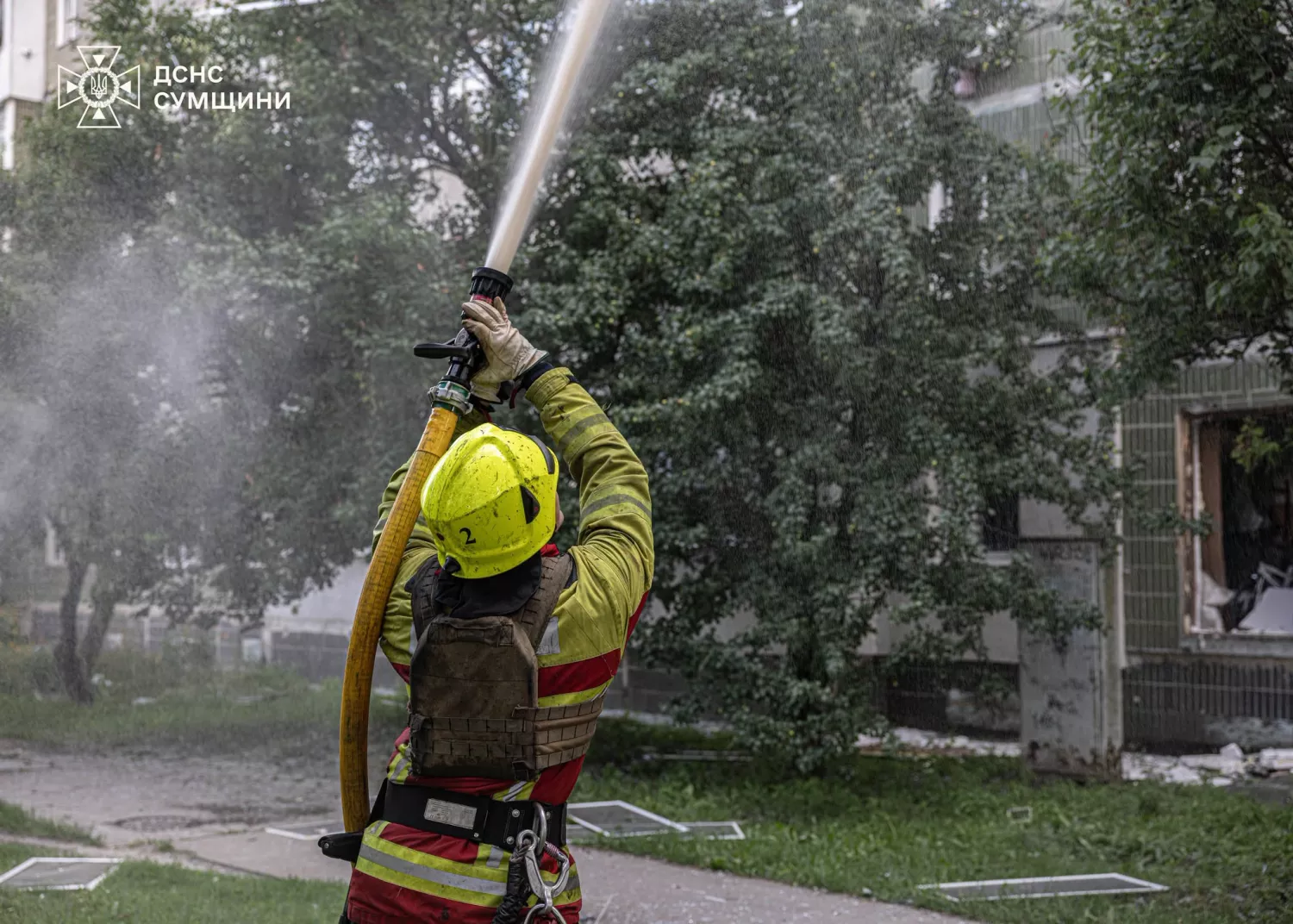 Наслідки російських обстрілів на Сумщині, 11 липня 2026 року. Фото: ДСНС