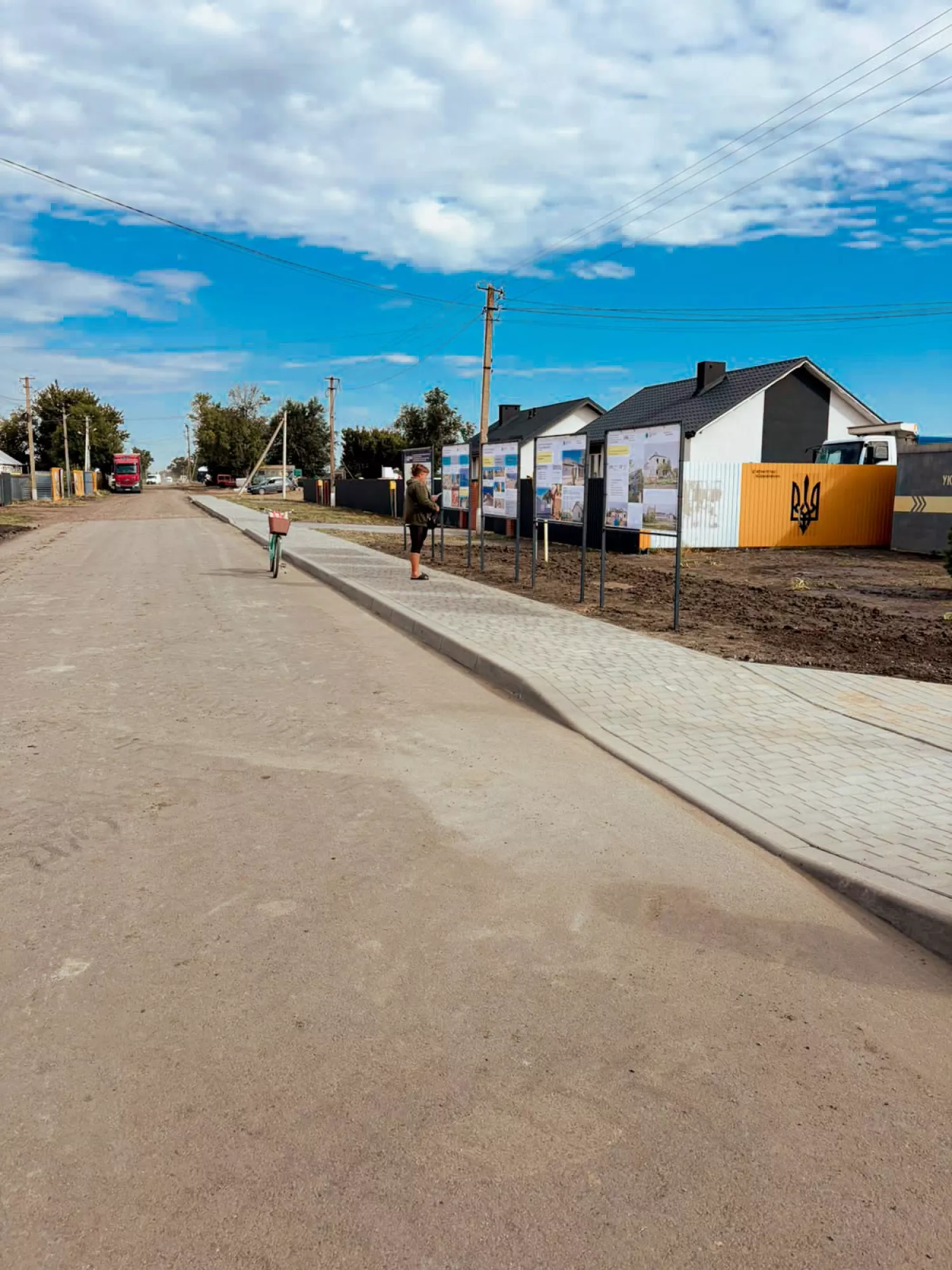 У Посад-Покровському завершують будівництво перших будинків. Фото: Державне агентство відновлення