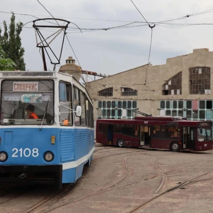 Миколаївці набрали майже 200 тис. літрів очищеної води за тиждень. Фото: Миколаївелектротранс