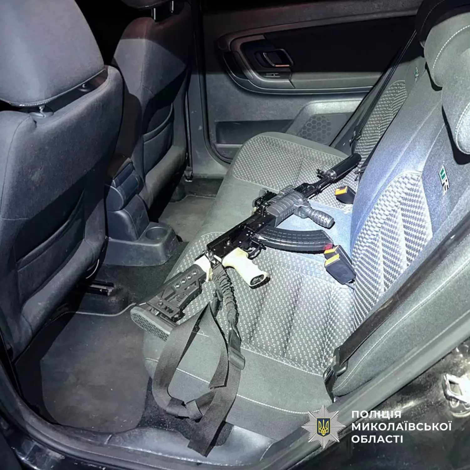 П'яний миколаївець влаштував конфлікт зі стріляниною біля супермаркету. Фото: поліція у Миколаївській області