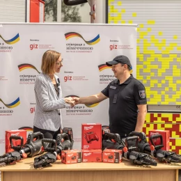 ДСНС отримала від Німеччини обладнання для ліквідації наслідків російських атак. Фото: ДСНС Києва