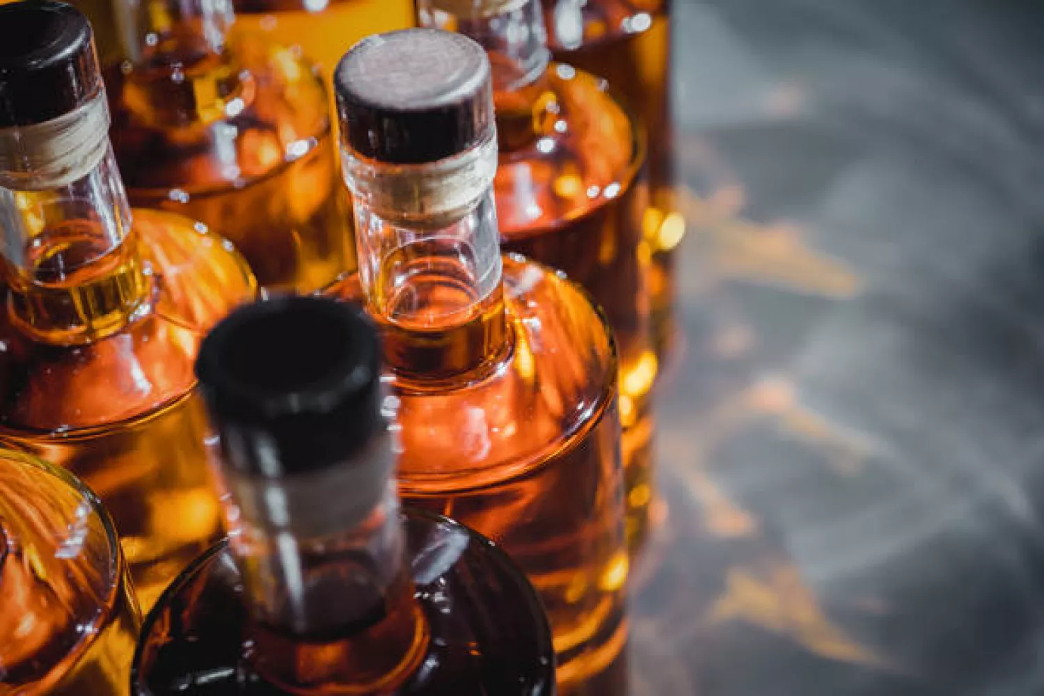 Продаж алкоголю без акцизу та чеків: податкова оштрафувала миколаївську мережу супермаркетів. Ілюстративне фото istockphoto