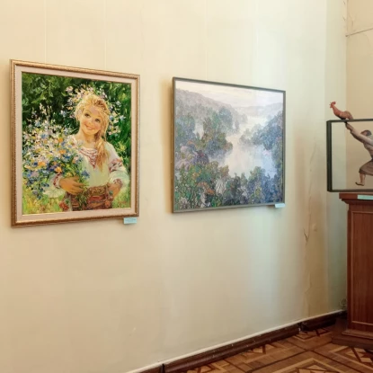 У Миколаєві відкрили виставку про цінність миру. Фото: Галина Сеннікова, МикВісті
