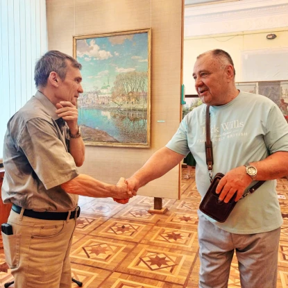 У Миколаєві відкрили виставку про цінність миру. Фото: Галина Сеннікова, МикВісті