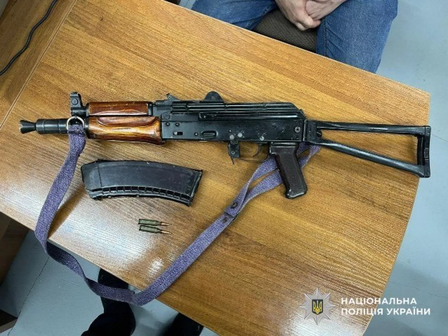 У Херсоні затримали торговця зброєю. Фото поліція Херсонщини