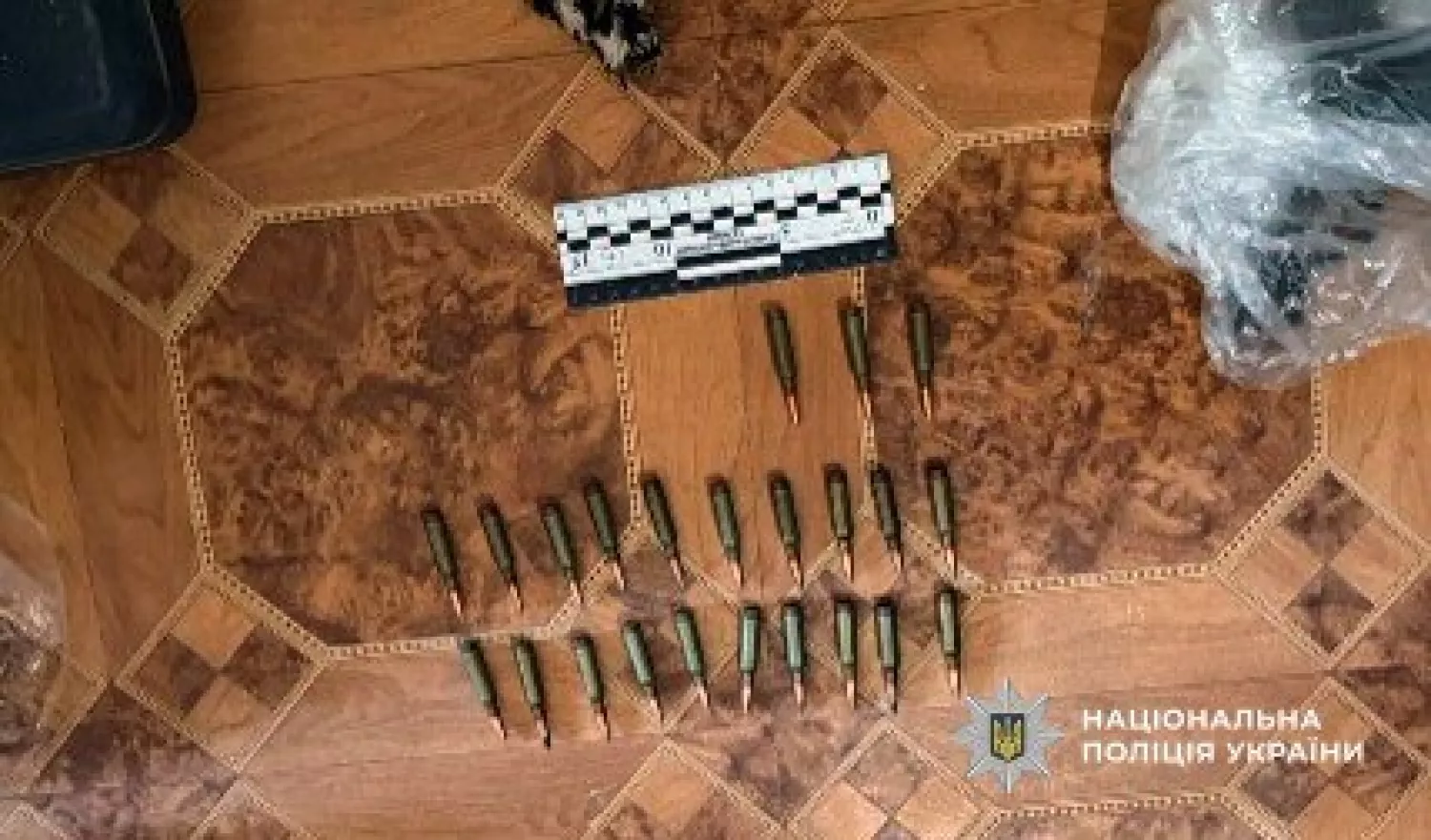 У Херсоні затримали торговця зброєю. Фото поліція Херсонщини