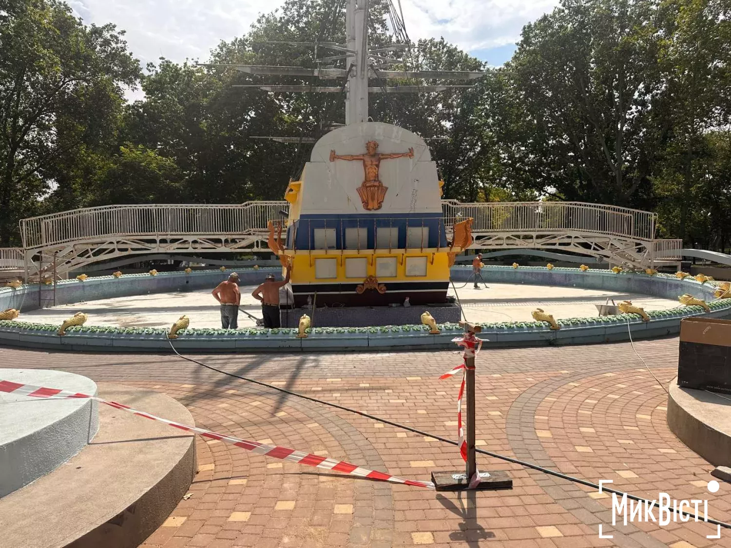 У «Казці» демонтували мозаїку всередині басейну навколо корабля. Фото: МикВісті