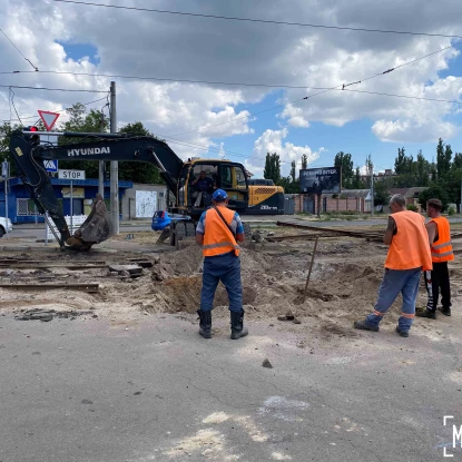Ремонт колектору по вул. Ковальскій і Малій Морській. Фото: МикВісті