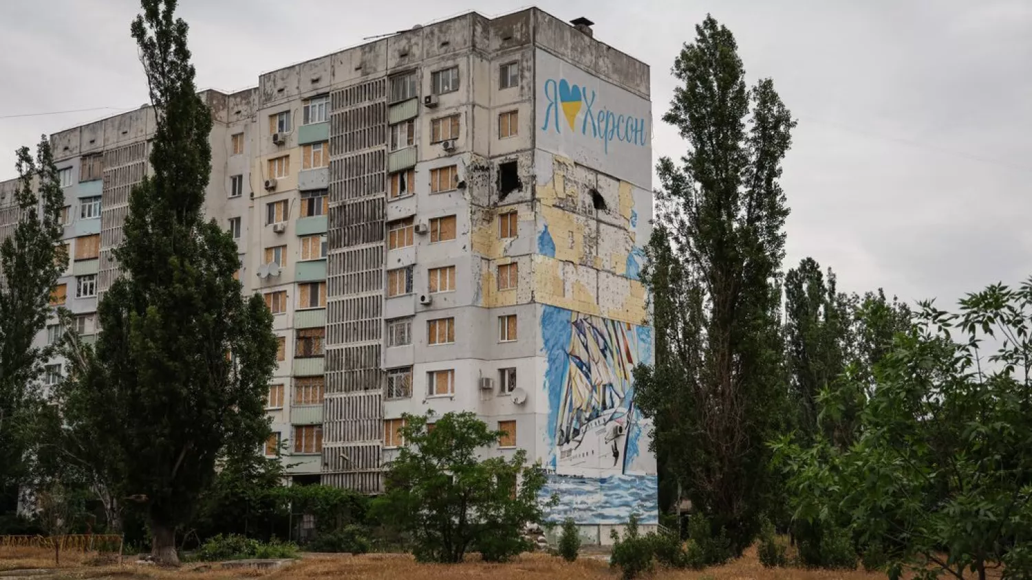 Будинок з муралом у мікрорайоні Корабел, Херсон, травень 2025 року. Суспільне Херсон/Олександр Корняков