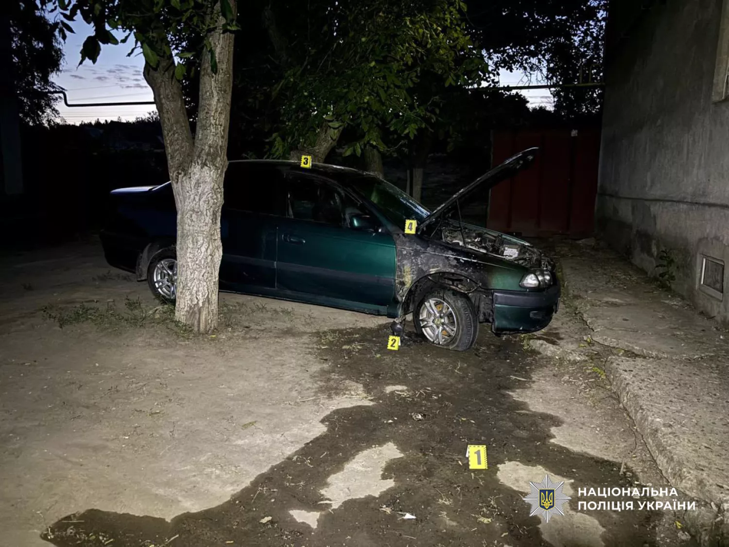 Підпал автомобілів у Роздільнянському районі. Фото поліції в Одеській області