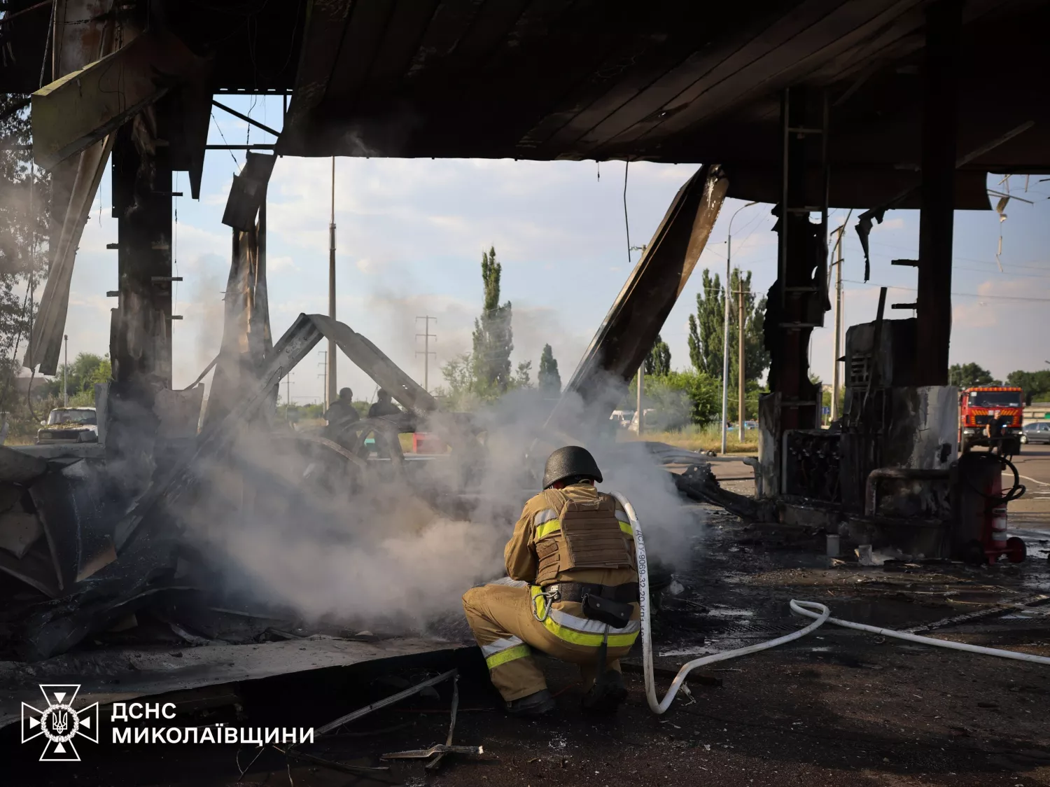 Ракетний удар по Миколаєву. Фото: ДСНС Миколаївщини