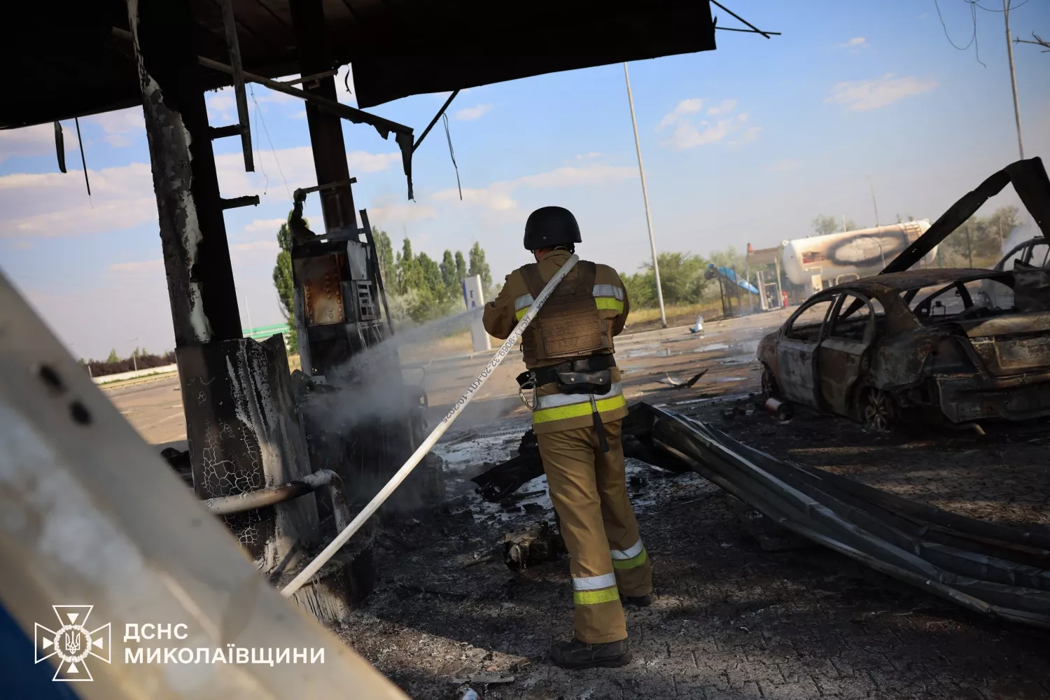Ракетний удар по Миколаєву. Фото: ДСНС Миколаївщини