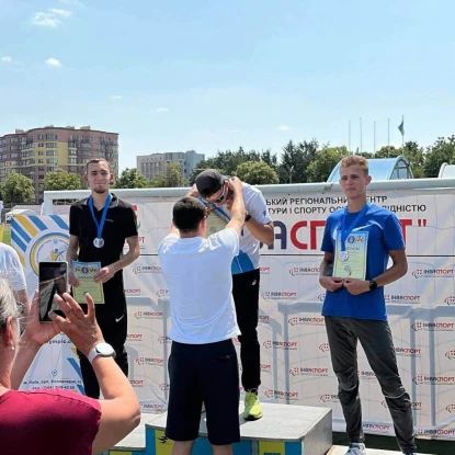 Легкоатлети Миколаївщини вибороли нагороди на чемпіонаті України серед осіб з порушеннями слуху. Фото: Миколаївська обласна державна адміністрація