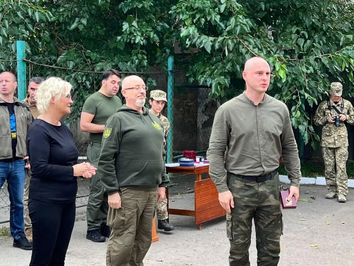 Перший заступник голови Миколаївської ОВА Георгій Решетілов отримав медаль від Міноборони. Фото: