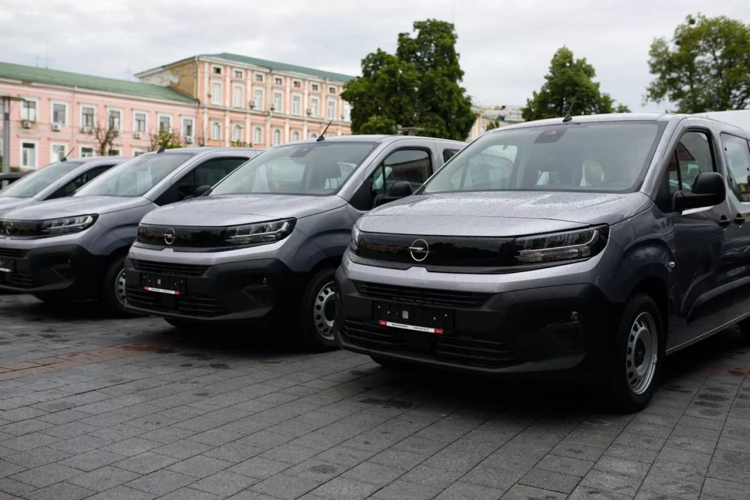 Снігурівська громада отримала спеціалізований мікроавтобус. Фото Олександр Павлов