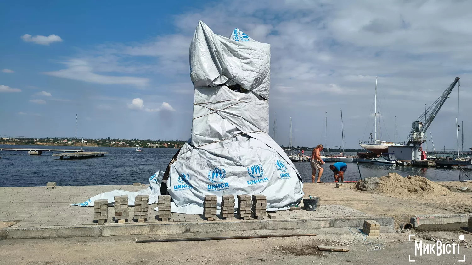 У миколаївському яхт-клубі будують новий арт-об'єкт. Фото: НикВести