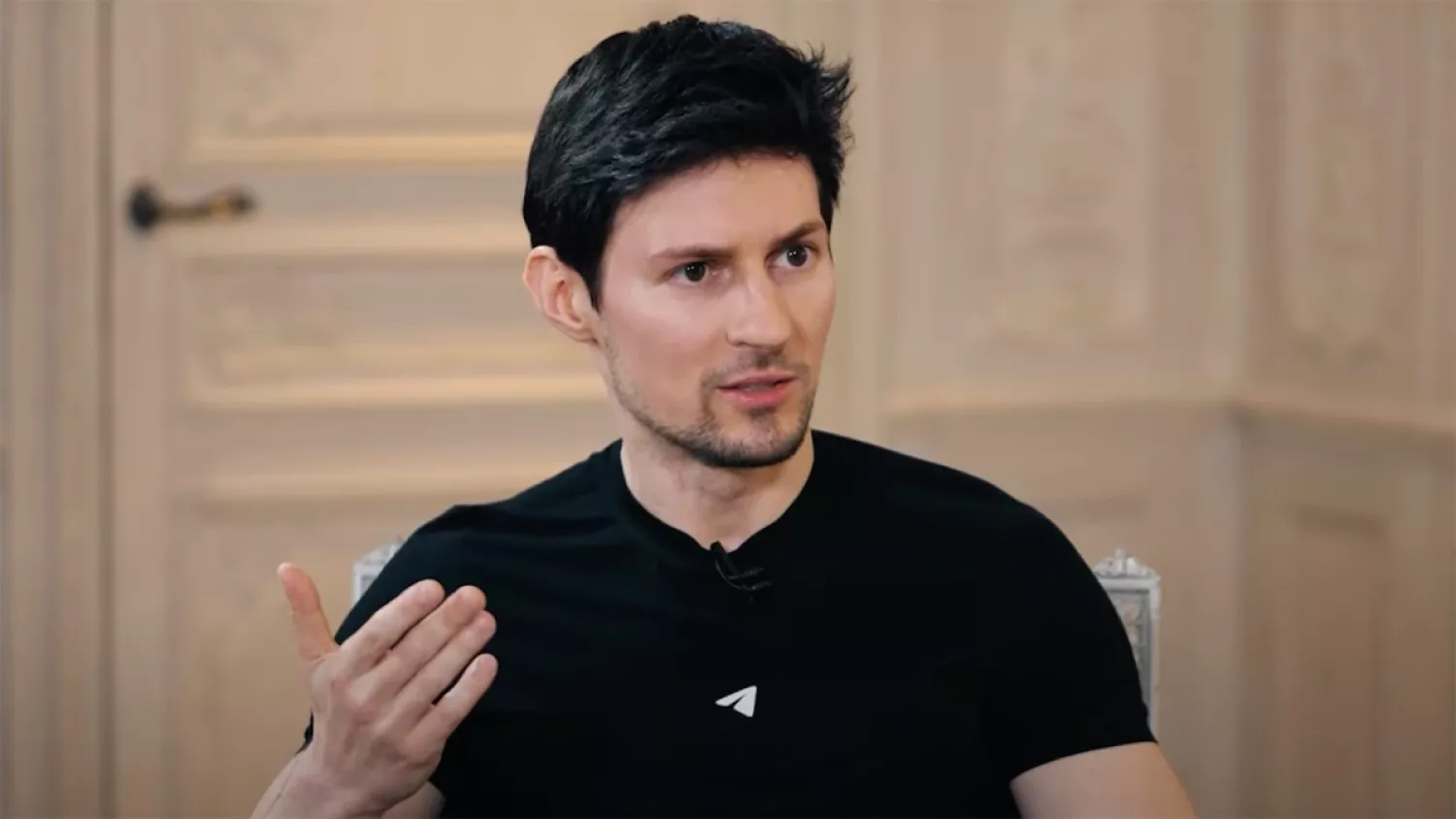 Російська ФСБ оголосила Дурова в міжнародний розшук через Telegram. Фото: TuckerCarlson