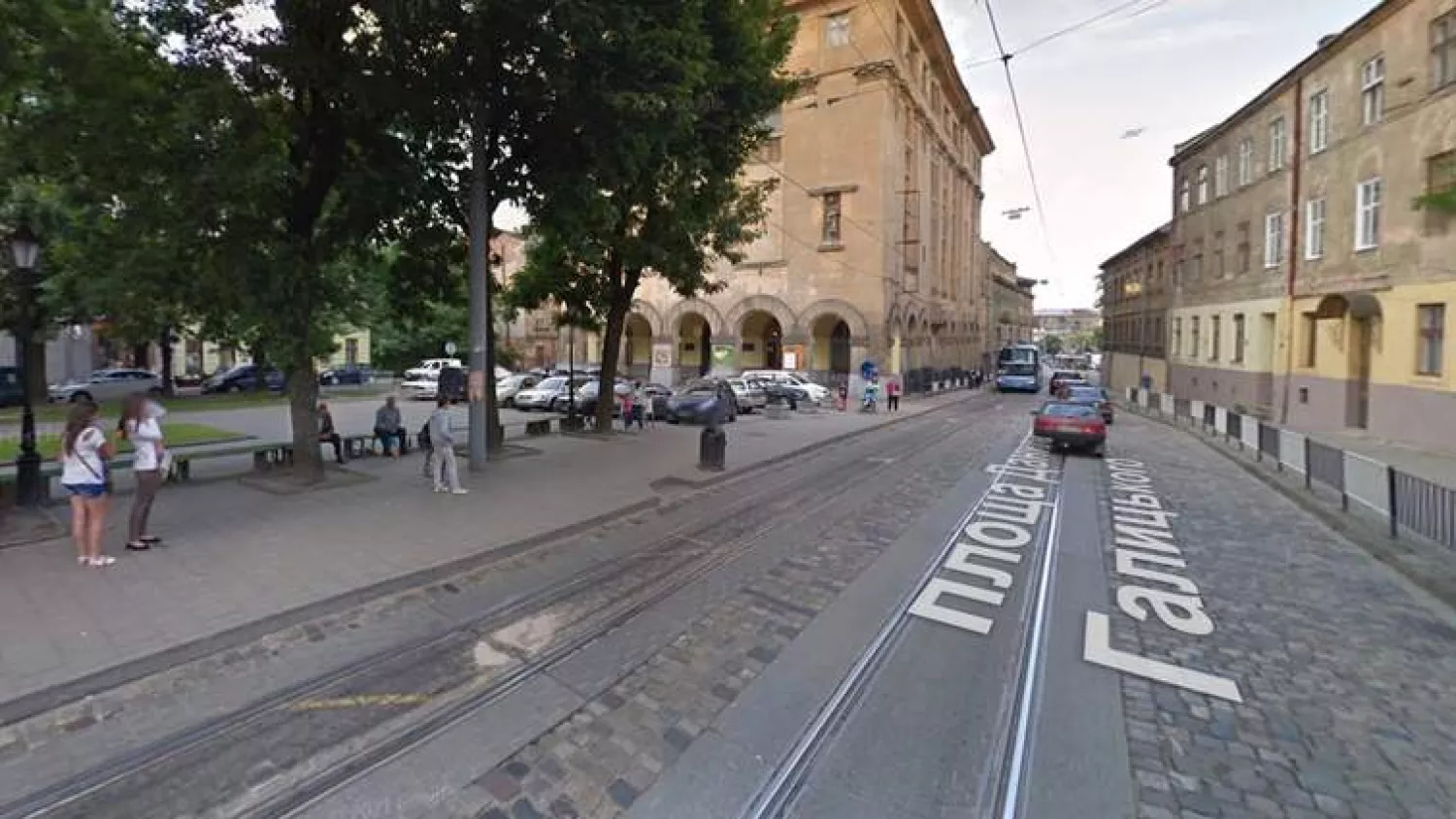 Площа Короля Данила розташована біля Львівського академічного театру ляльок. Фото: Google