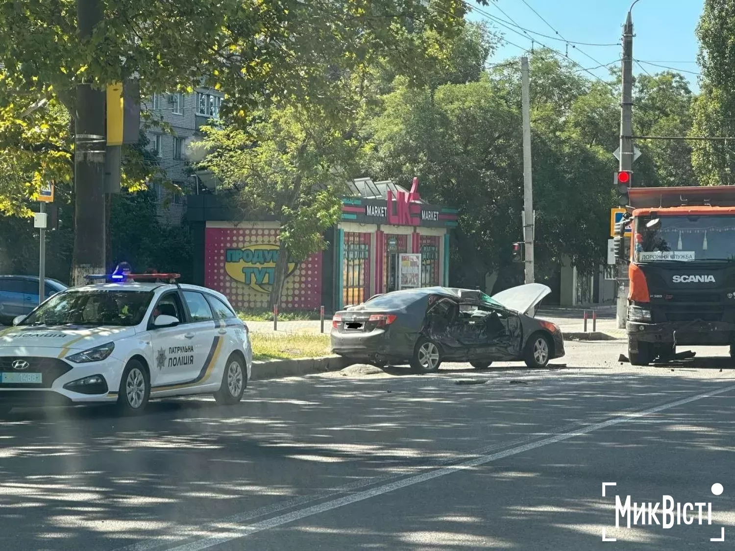 На ПГУ зіткнулися Toyota та вантажівка. Фото: НикВести