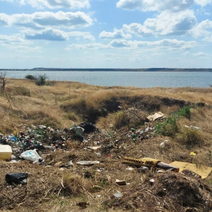 Несанкціоноване сміттєзвалище у Коблівській громаді. Фото екоінспекція