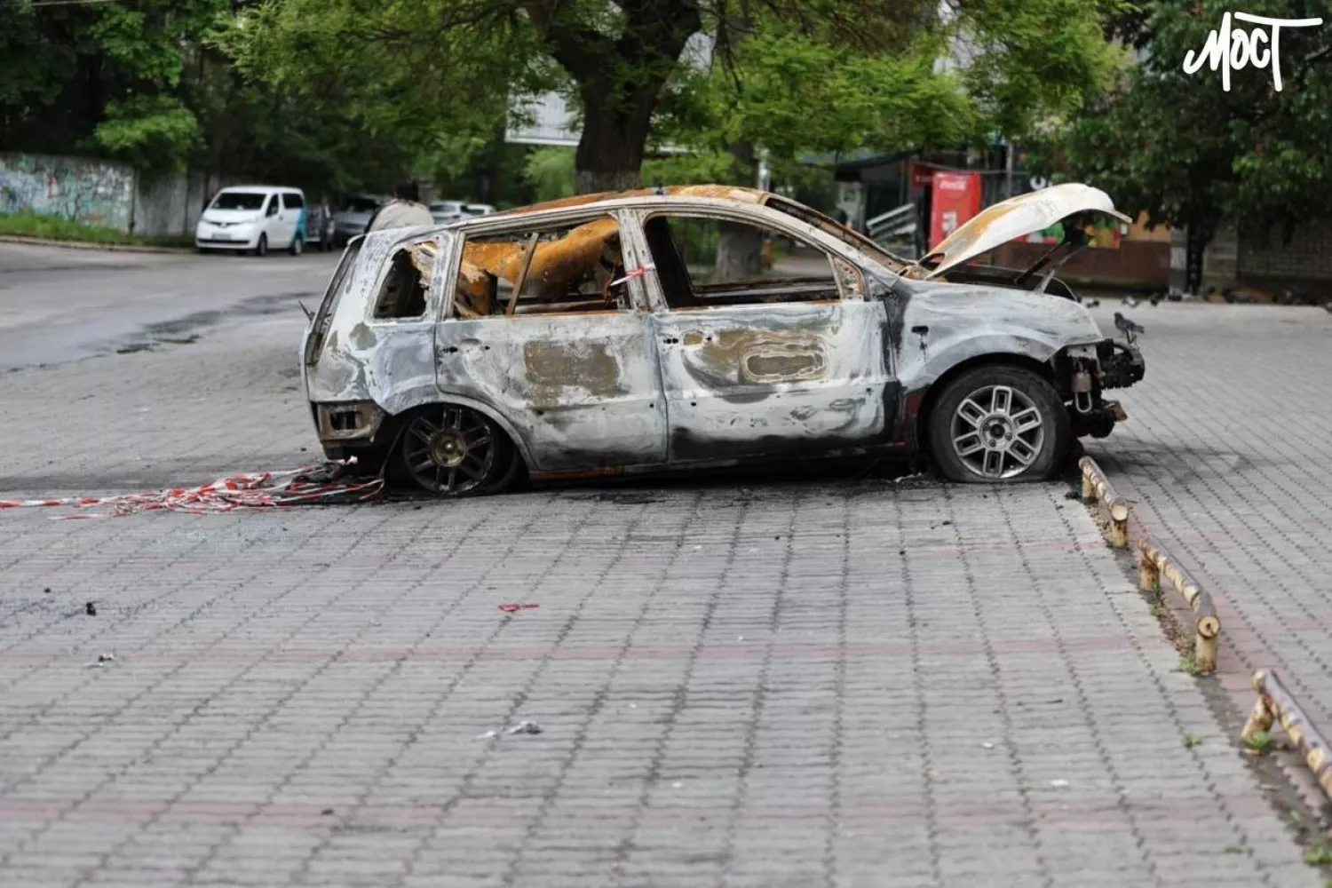 У центрі Херсона дрон РФ влучив в автомобіль. Ілюстративне фото: most.ks.ua