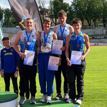 Спортсмени здобули бронзову медаль в естафеті. Фото: МикВісті