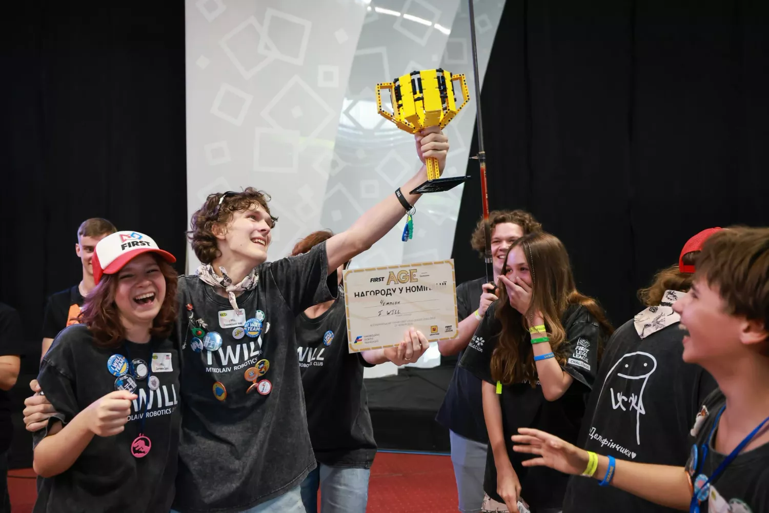 Миколаївці стали чемпіонами України з робототехніки. Фото: Миколаївська міськрада