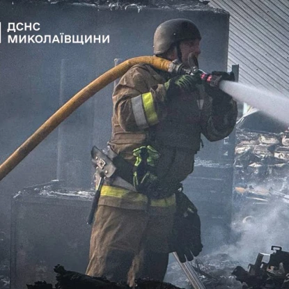 Рятувальники ліквідують пожежі на Миколаївщині. Фото: ДСНС
